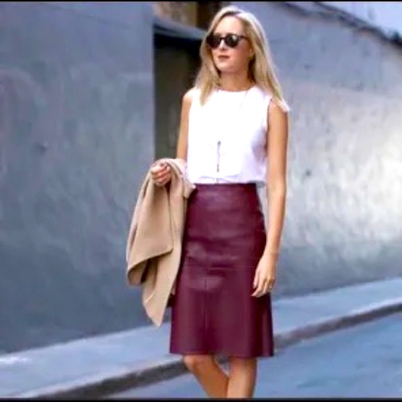 Gap leather skirt in burgandy with high waist, midi length, back zipper, Size 0